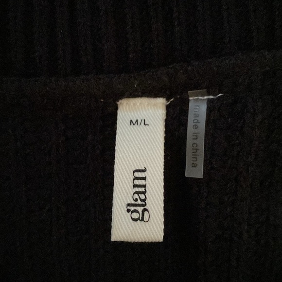 Oversized distressed v-neck sweater - Picture 2 of 4